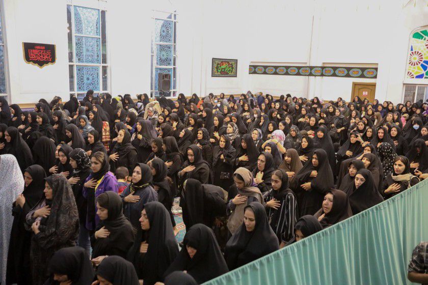 مراسم احیای شب‌های قدر در مسجد گوهر شاد مجموعه گهر پارک سیرجان