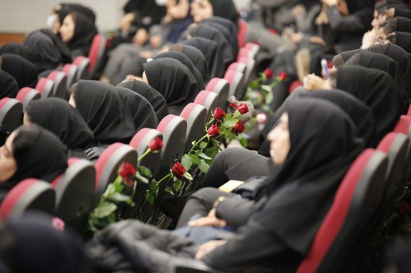 آیین تجلیل از بانوان شاغل در منطقه گل‌گهر
